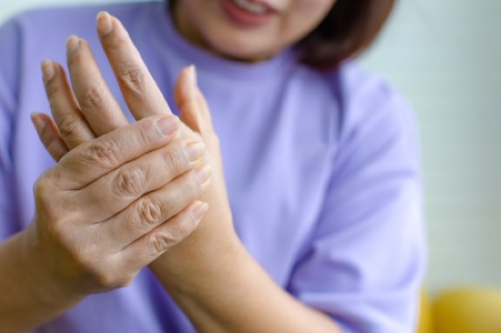 How Chiropractic Care Helps Numbness and Tingling